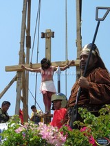 Tradicional Viacrucis en el Pueblo de la Fiesta Eterna