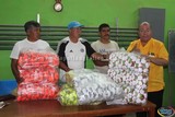 El Güero apoya con balones a las Ligas Guzmanenses de Fútbol