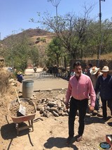 En recorrido de Supervisión de Obras se benefician 22 familias de El Pitayo, con material para construcción