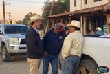 Salvador Barajas se reunió con habitantes de Lagunillas en el municipio de Tapalpa